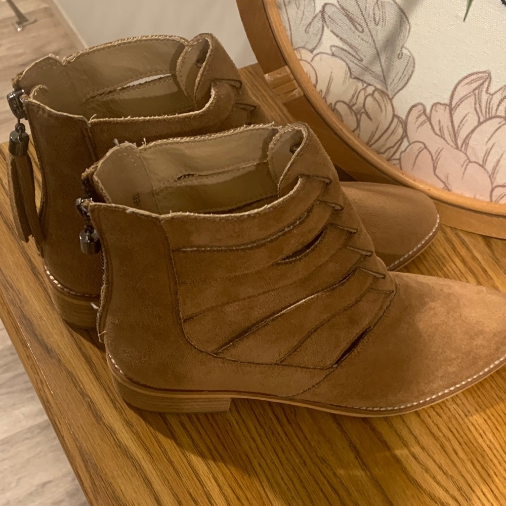 A Rider Girl Suede Ankle Boots - Picture 6 of 11